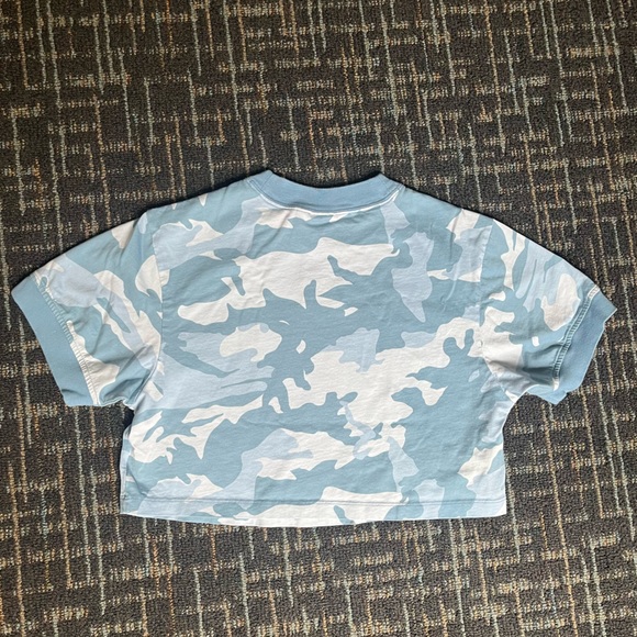 Adidas Arctic Blur Camouflage Crop Top Women’s T Shirt (US Size Small) - Picture 4 of 5